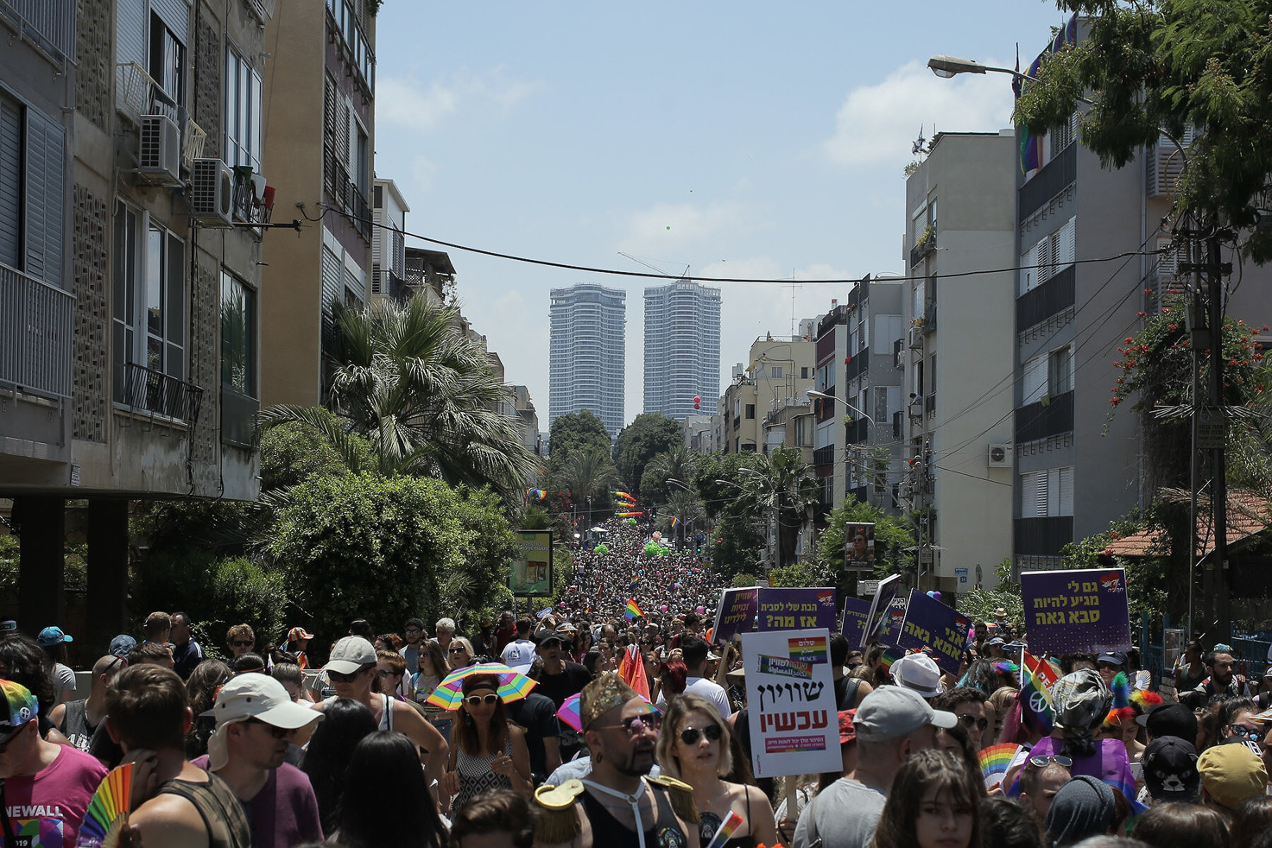 <p>14 июня, Тель-Авив. В традиционном гей-параде приняли участие около 250 тысяч человек</p>