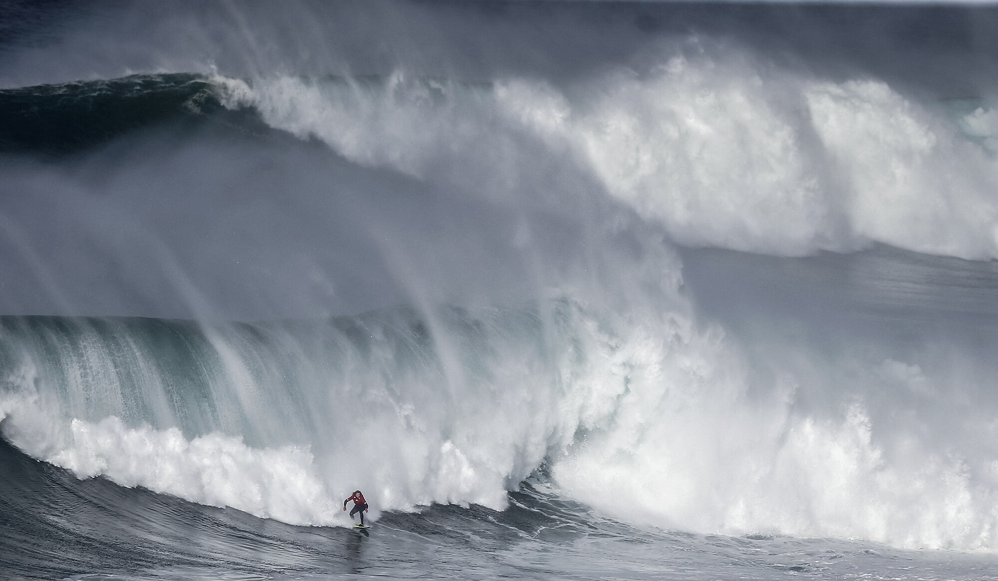<p>Сезон больших волн на побережье Португалии. 16 февраля</p>